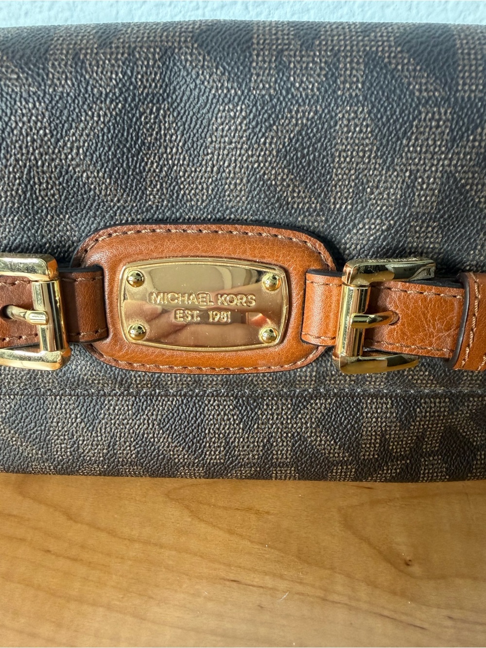 Michael Kors Hamilton Shoulder Bag - Picture 8 of 11